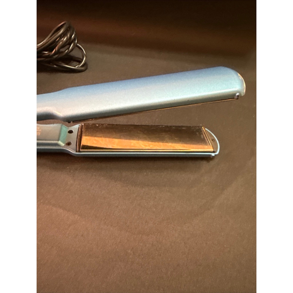 BaBylissPRO Flat Iron Hair Straightener, 1-1/2 Inch, Nano Titanium Hair Styling - Picture 2 of 5